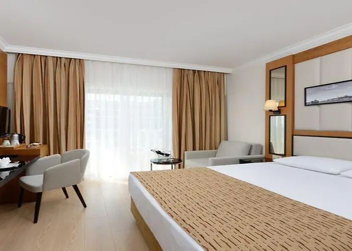 리조트 Aydinbey Famous 5*