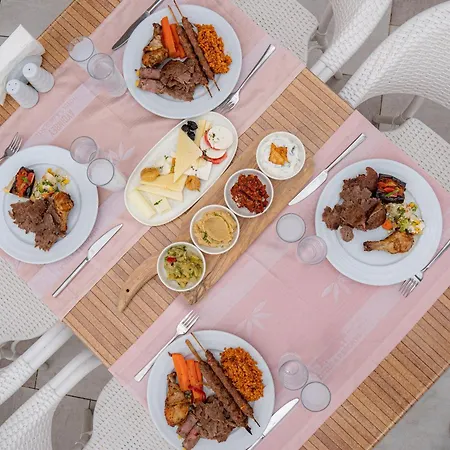 Курортный комплекс Aydinbey Famous Белек