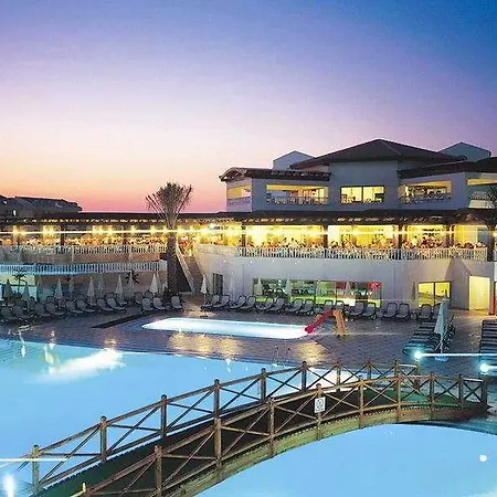 Ośrodek wypoczynkowy Aydinbey Famous 5*
